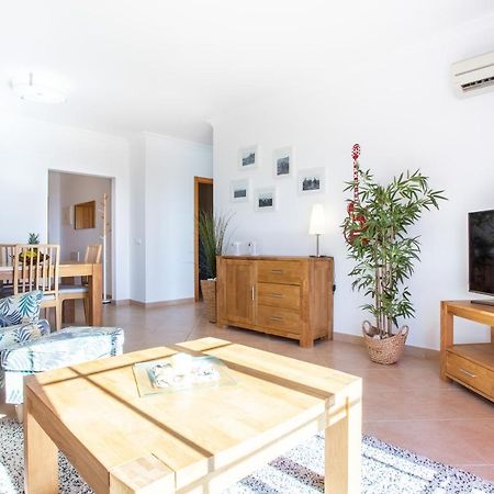Lovely 2 Bedroom Apartment Including Pool, Stunning Ocean Views & Beach Closeby Praia Da Luz Экстерьер фото