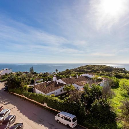 Lovely 2 Bedroom Apartment Including Pool, Stunning Ocean Views & Beach Closeby Praia Da Luz Экстерьер фото