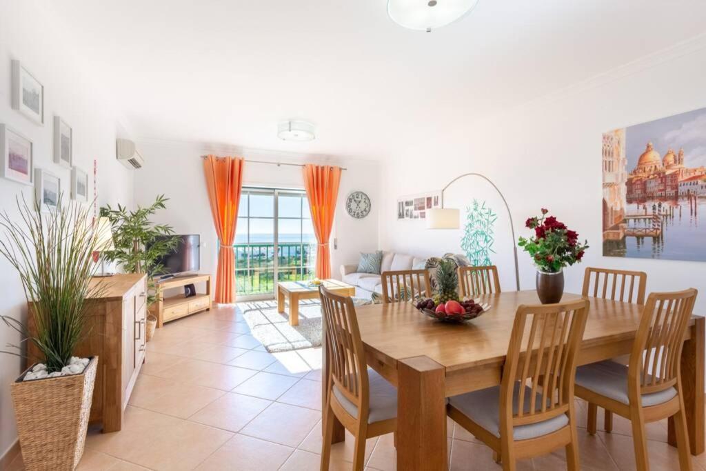 Lovely 2 Bedroom Apartment Including Pool, Stunning Ocean Views & Beach Closeby Praia Da Luz Экстерьер фото