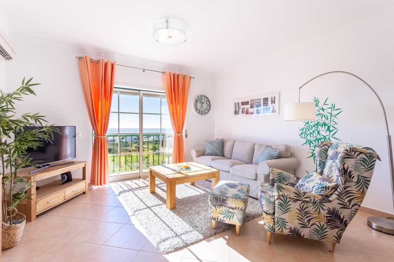 Lovely 2 Bedroom Apartment Including Pool, Stunning Ocean Views & Beach Closeby Praia Da Luz Экстерьер фото