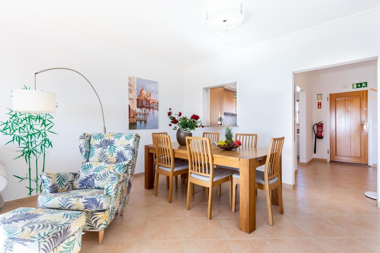 Lovely 2 Bedroom Apartment Including Pool, Stunning Ocean Views & Beach Closeby Praia Da Luz Экстерьер фото
