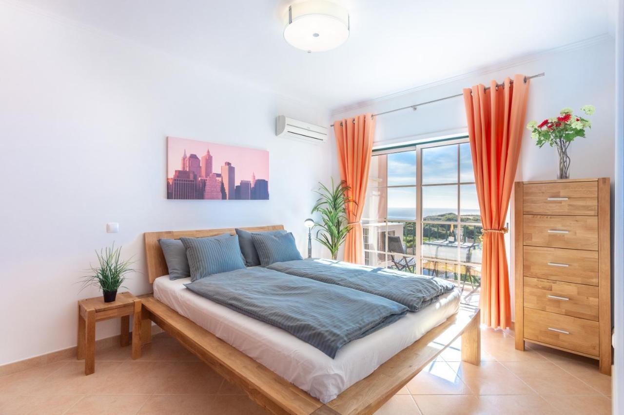 Lovely 2 Bedroom Apartment Including Pool, Stunning Ocean Views & Beach Closeby Praia Da Luz Экстерьер фото